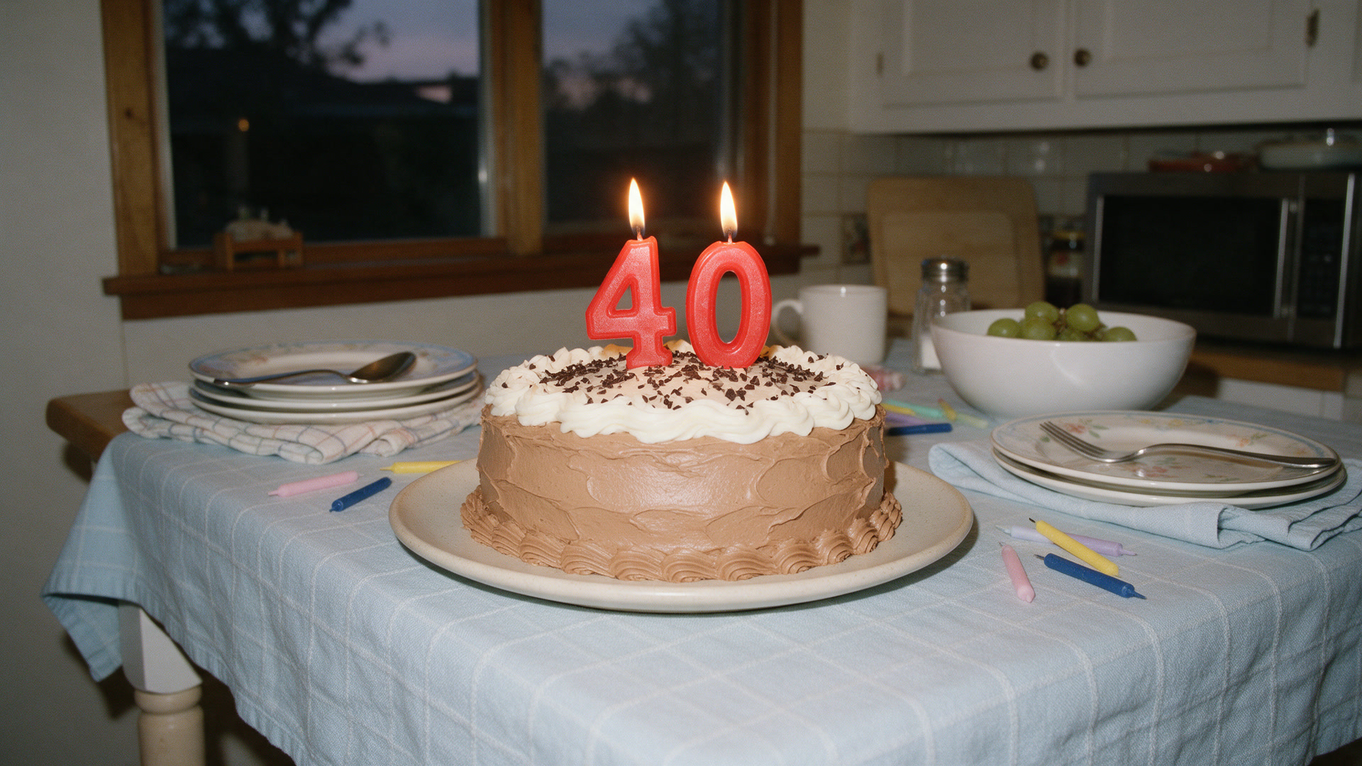 Tarta de cumpleaños con las velas del 40 en una cocina: el día de 2012 en que hablamos de atención al cliente con nombre y apellido